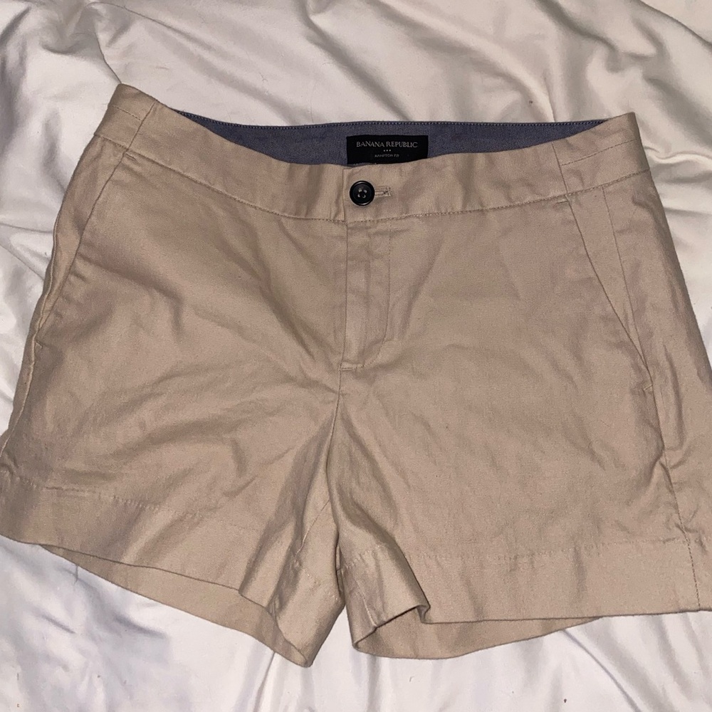 Banana Republic Khaki Hampton Fit